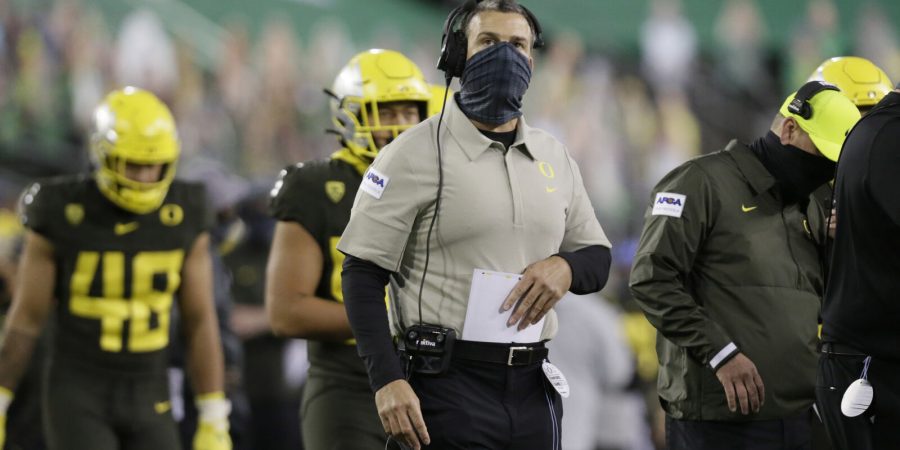 Analyzing the unexpected role reversal of the Oregon offense, defense